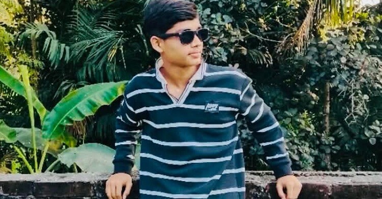 লোহাগাড়ায় সড়ক দুর্ঘটনায় স্কুলছাত্র নিহত, আহত ৪