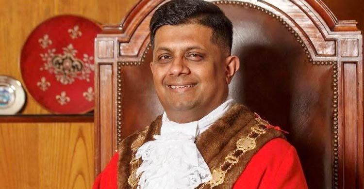 ৪১ স্বজনকে লন্ডনে নিতে বাংলাদেশি বংশোদ্ভূত মেয়রের ভিসা জালিয়াতি