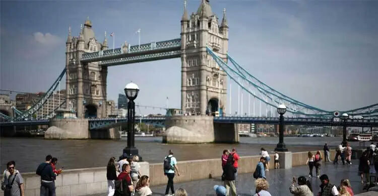 যুক্তরাজ্যে রেকর্ড অভিবাসনপ্রত্যাশীর আগমন, নতুন চাপে সরকার