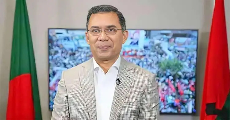 নৌবাহিনীর হেডকোয়ার্টারে জুমার নামাজ আদায় করলেন তারেক রহমান