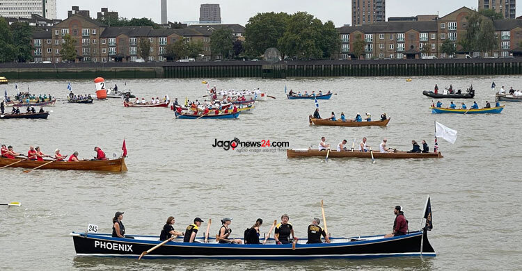 টেমসের বুকে ইংলিশ ঐতিহ্যের নৌকা বাইচ