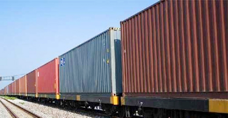 চট্টগ্রামে ইঞ্জিন সংকটে আটকা পণ্যবাহী ৮ রেক