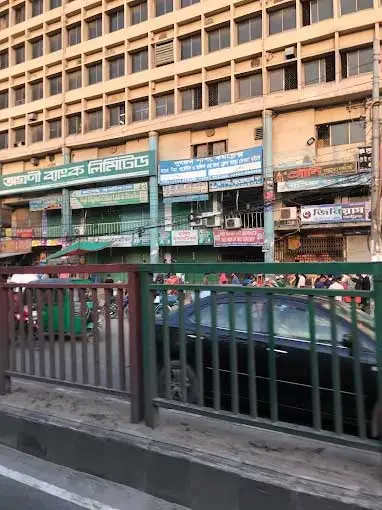 লুতফুন শপিং কমপ্লেক্স (মধ্যবাড্ডা)