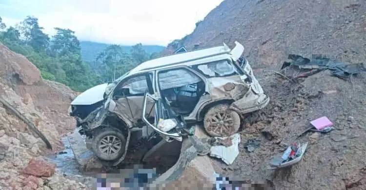 মালয়েশিয়ায় সড়ক দুর্ঘটনায় প্রেমিক যুগলের মৃত্যু