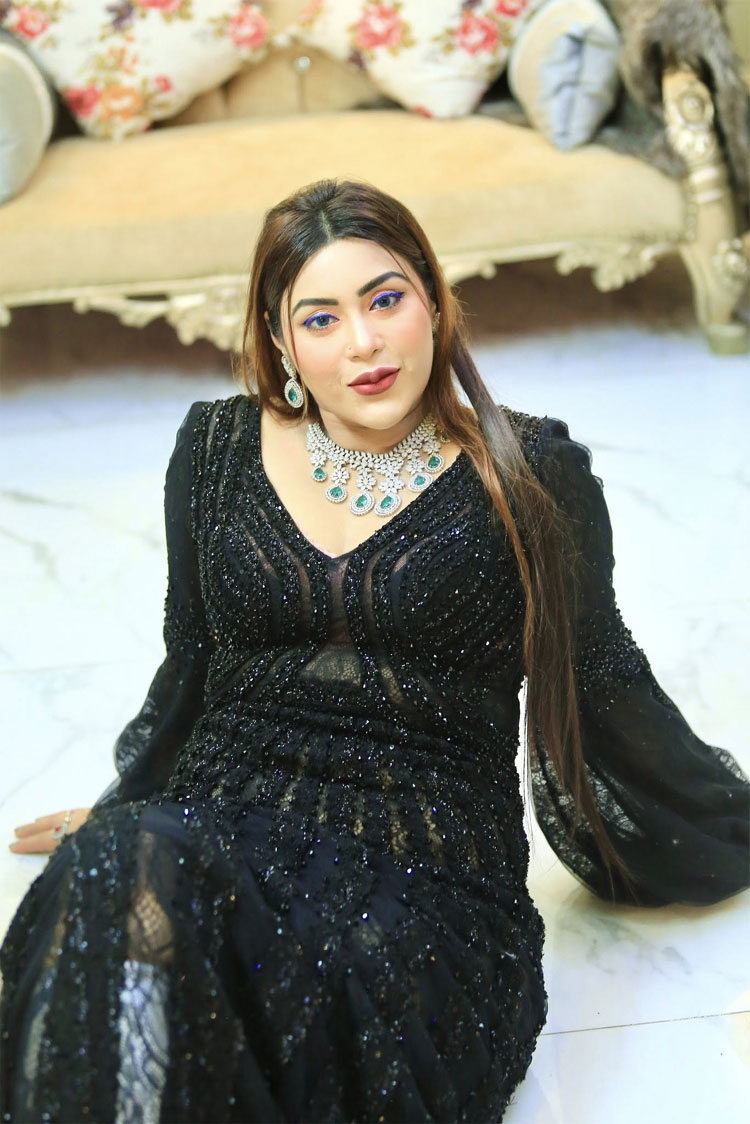 আমি খুবই অসুস্থ, কথা বলার অবস্থায় নাই: মিষ্টি জান্নাত