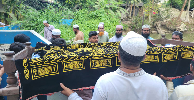 বাবার লাশ ঘরে রেখে কাঁদতে কাঁদতে কেন্দ্রে যায় মারিয়া