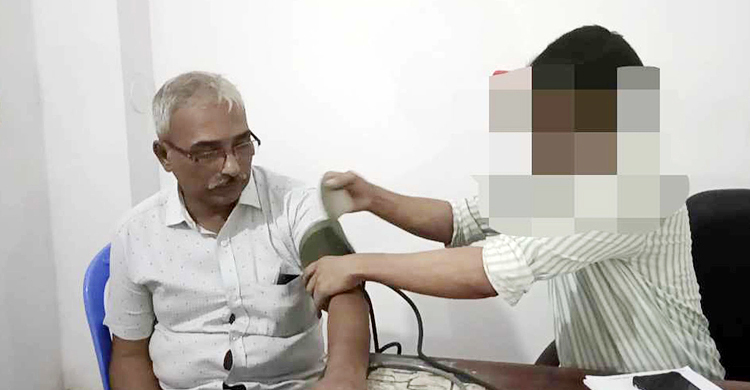 ‘ঘুস দিয়েও’ কাজ হয়নি, অবরুদ্ধ ভূমি কর্মকর্তা