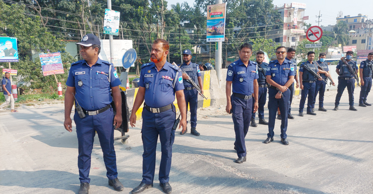 ঢাকা-আরিচা মহাসড়কে যেন অঘোষিত হরতাল