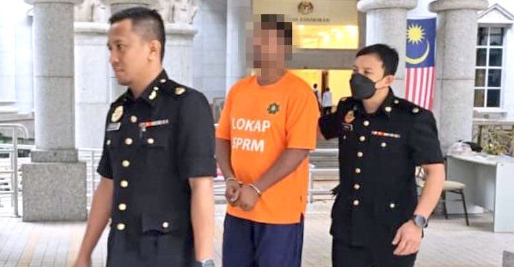 মালয়েশিয়ায় কর্মী পারমিটের জাল নথি উপস্থাপন, বাংলাদেশি রিমান্ডে