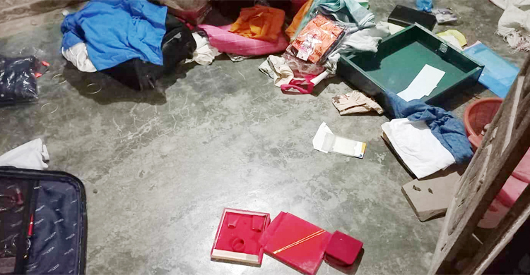 চেতনানাশক খাইয়ে ঘরের মালামাল লুট, তিনজন হাসপাতালে