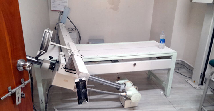 এক্স-রে মেশিন খুলে পড়লো রোগীর ওপর, আহত ৩