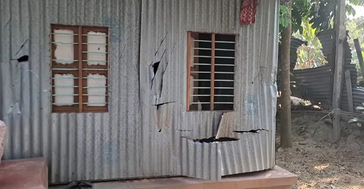 আধিপত্য বিস্তার নিয়ে দুই গ্রুপের সংঘর্ষ, শতাধিক ককটেল বিস্ফোরণ