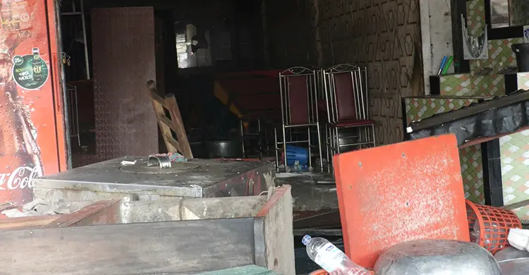 আধিপত্য বিস্তার নিয়ে দুই গ্রুপের সংঘর্ষ, শতাধিক ককটেল বিস্ফোরণ