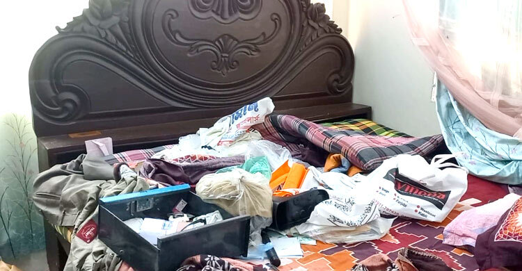 প্রবাসীর ৫ লাখ টাকা ও ৩০ ভরি স্বর্ণালঙ্কার নিয়ে গেলো ডাকাতদল