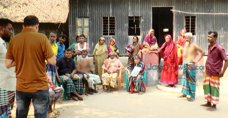 গ্রামে গ্রামে দালাল, বিদেশযাত্রায় নিঃস্ব শত শত পরিবার