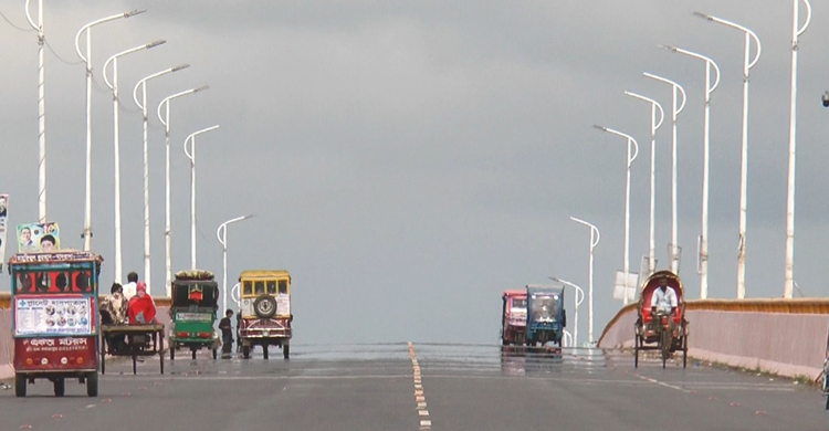 সড়ক বাতি অকেজো, সন্ধ্যা নামলেই ঘটছে অপরাধ
