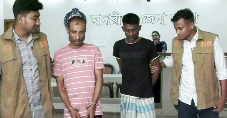 দুদক কর্মকর্তা সেজে প্রতারণা, আটক ২