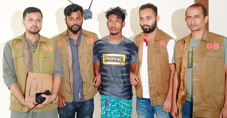 সাবেক স্ত্রীর বিয়ের খবরে ক্ষুব্ধ হয়ে অ্যাসিড নিক্ষেপ