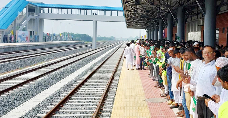 আনন্দে ভাসছে মাদারীপুরবাসী