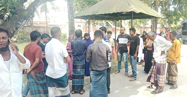 মাদারীপুরে প্রবাসীর স্ত্রীকে কুপিয়ে হত্যা