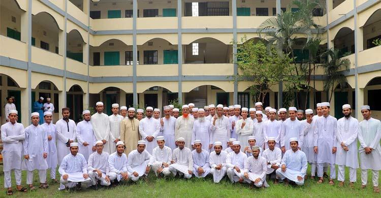 ফলাফলে দেশসেরা তা’মীরুল মিল্লাত কামিল মাদরাসা