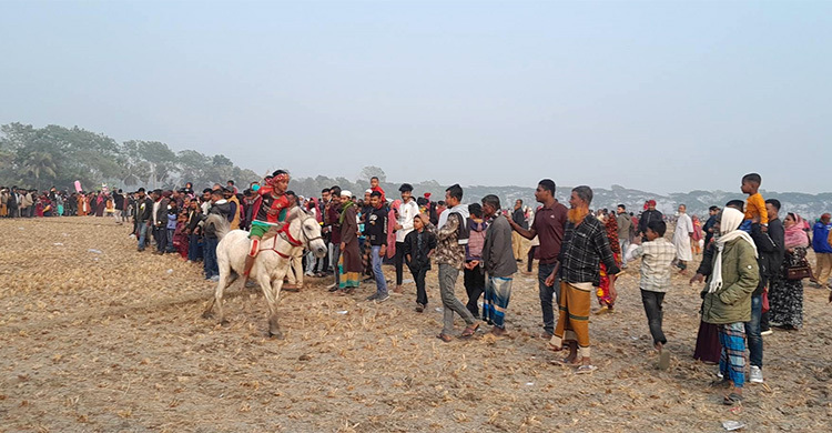 মাগুরায় দুই দিনব্যাপী ঘোড়দৌড়-মেলা