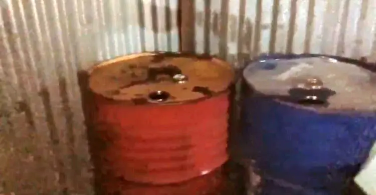 তেল নিতে এসে পুলিশের সঙ্গে বাগবিতণ্ডা, আটক ২