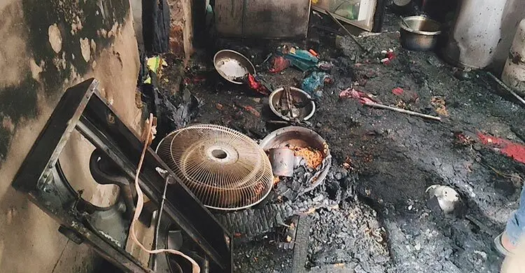 পারিবারিক কলহে গ্যাস সিলিন্ডারের আগুনে প্রাণ দিলেন শিপলু