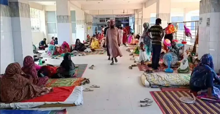 শিশু রোগীদের নাজুক পরিস্থিতি, বেড সংকটে মেঝেতেই চিকিৎসা
