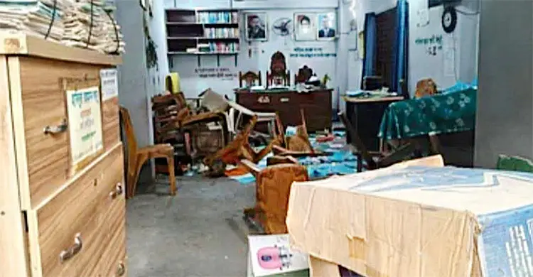 জুলাই শহীদ রাব্বি হত্যা: ২ আসামির জামিনে আইনজীবীর কার্যালয় ভাঙচুর