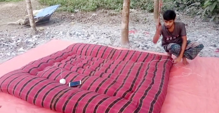 জেঁকে বসেছে শীত, বেড়েছে লেপ-তোশক কারিগরদের ব্যস্ততা 