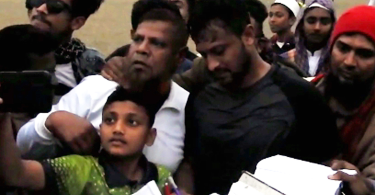 মাগুরায় ফিরে খেলার মাঠে সাকিব