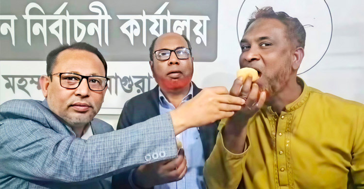 সংস্কৃতি মন্ত্রী হলেন মাগুরার নিতাই রায় চৌধুরী, এলাকায় মিষ্টি বিতরণ