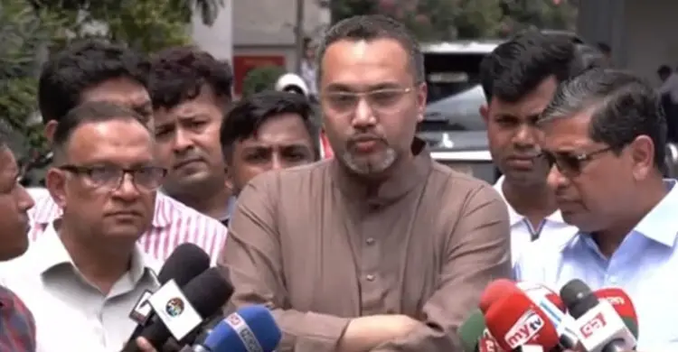 জুলাই থেকে প্রাথমিকের শিক্ষার্থীদের পাটের ব্যাগ-পোশাক দেবে সরকার