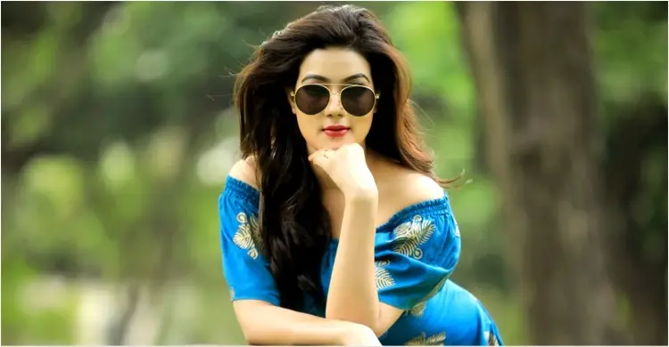 জানা গেল যুক্তরাষ্ট্রে কার বাসায় থাকেন মাহিয়া মাহি