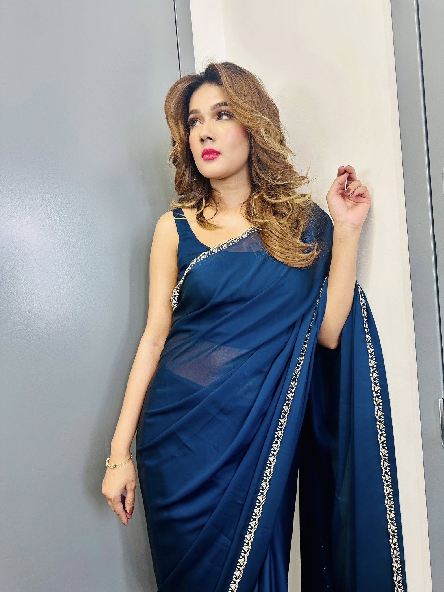 জন্মদিনে ছেলের টানে আবেগাপ্লুত মাহি