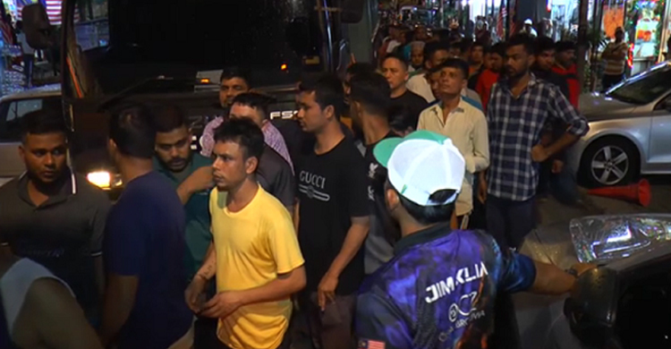 কুয়ালালামপুরে বিশেষ অভিযানে ৩৭৭ বাংলাদেশি আটক