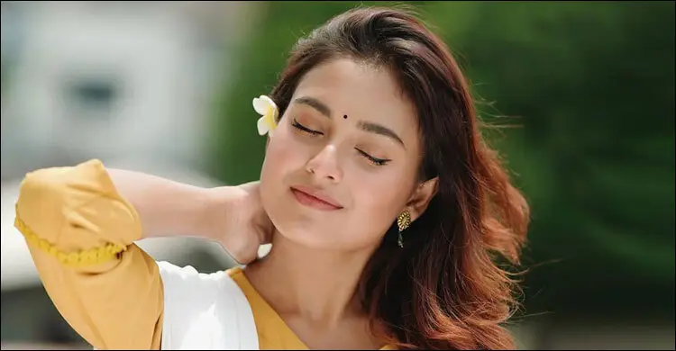 ভিজলেও নষ্ট হবে না ঈদের সাজ