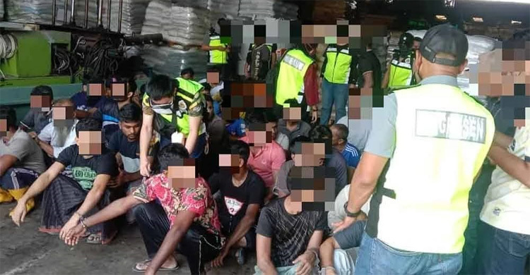 মালয়েশিয়ায় বিশেষ অভিযানে ৩৬ বাংলাদেশি আটক