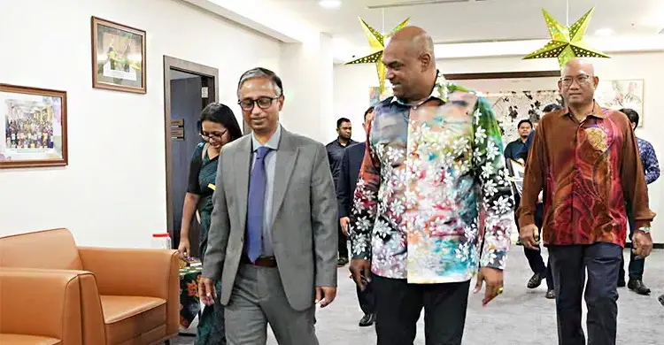 মালয়েশিয়ার মানবসম্পদমন্ত্রীর সঙ্গে বাংলাদেশ হাইকমিশনারের বৈঠক