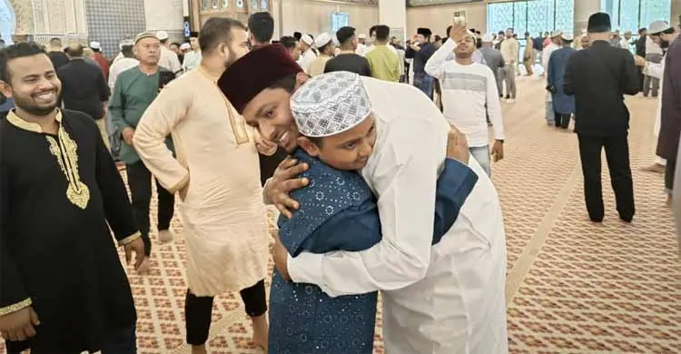 মালয়েশিয়ায় ঈদুল ফিতরের নামাজ আদায়