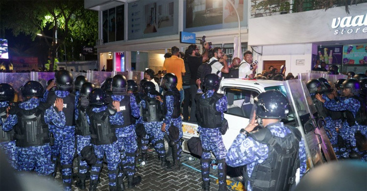 মালদ্বীপে এমডিপির সমাবেশ ঘিরে উত্তেজনা, পুলিশের সঙ্গে সংঘর্ষ