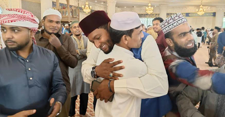 মালয়েশিয়ায় ঈদ জামাতে বিপুল প্রবাসী