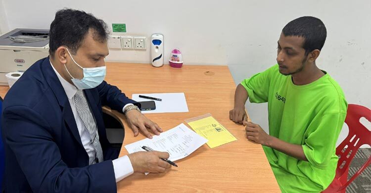 মালয়েশিয়ায় সাজা শেষে সরকারি খরচে দেশে ফিরলেন ৭২ বাংলাদেশি