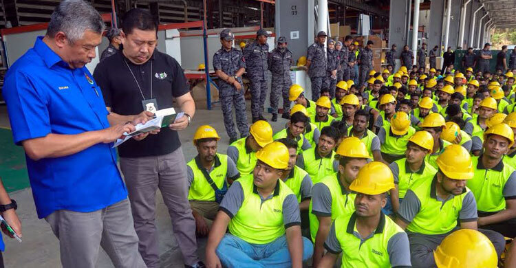 মালয়েশিয়ায় ৩০৬ বাংলাদেশি আটক