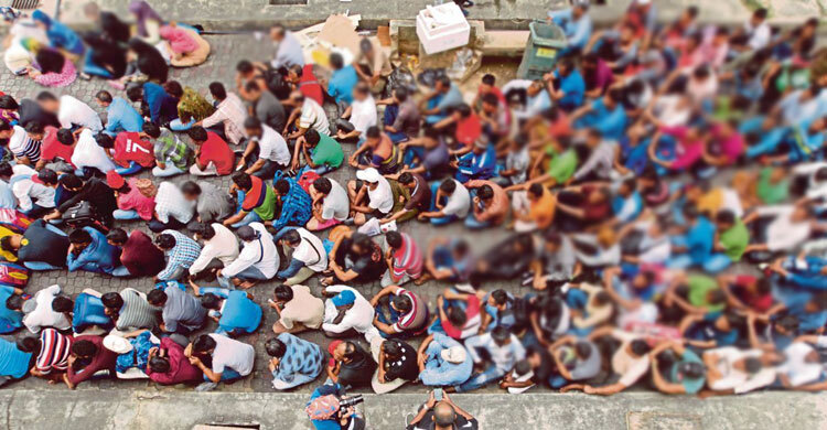 মালয়েশিয়া থেকে দেশে ফিরতে অবৈধ প্রবাসীদের দীর্ঘ লাইন