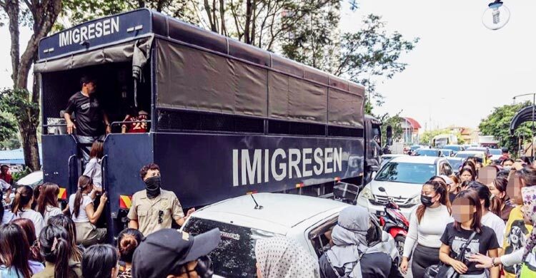 কুয়ালালামপুরে বিশেষ অভিযানে বাংলাদেশিসহ আটক ২১৭