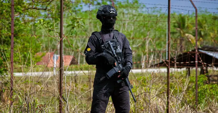 মালয়েশিয়ায় জ্বালানি তেলের পাহারায় পাম্পে পুলিশ মোতায়েনের সিদ্ধান্ত