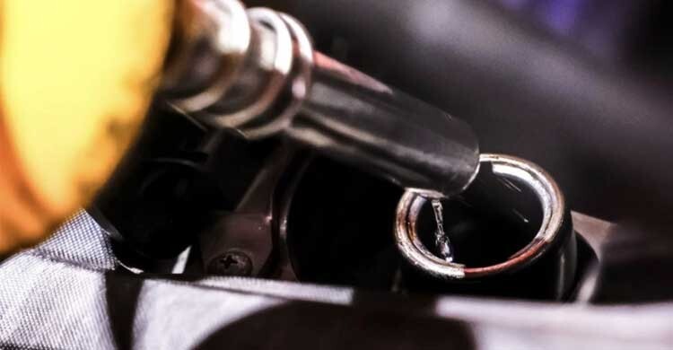 বিদেশি ডেবিট-ক্রেডিট কার্ডে পেট্রোল কেনা বন্ধ হচ্ছে ১ এপ্রিল