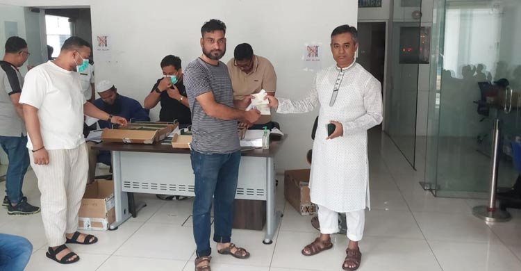 মালয়েশিয়ায় সরাসরি পাসপোর্ট পেলেন দেড় হাজার বাংলাদেশি